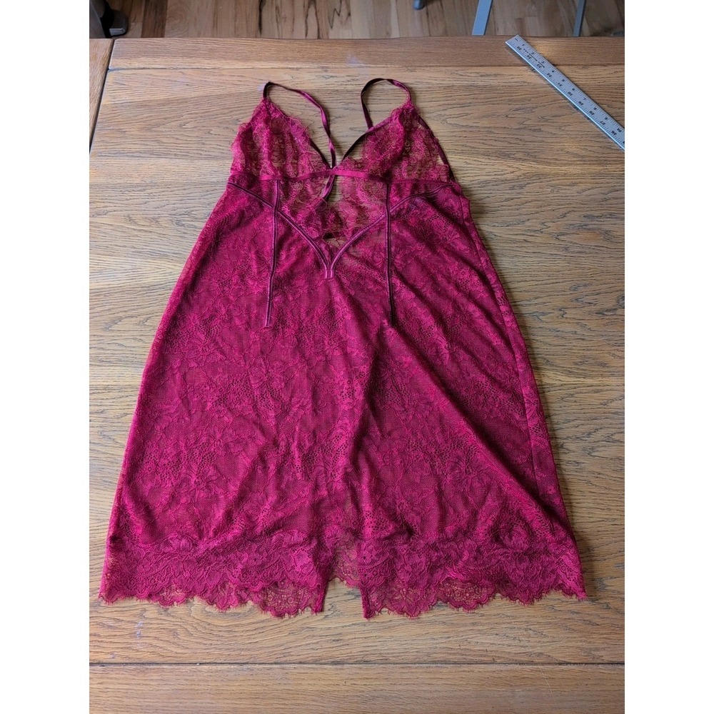 Pretty Sexy Victoria's Secret Red Lace Satin Chemise Nightgown Slip Sz Large EUC - Picture 3 of 8
